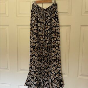 CJLA Delphine Floral Black and White Maxi Skirt size Small.